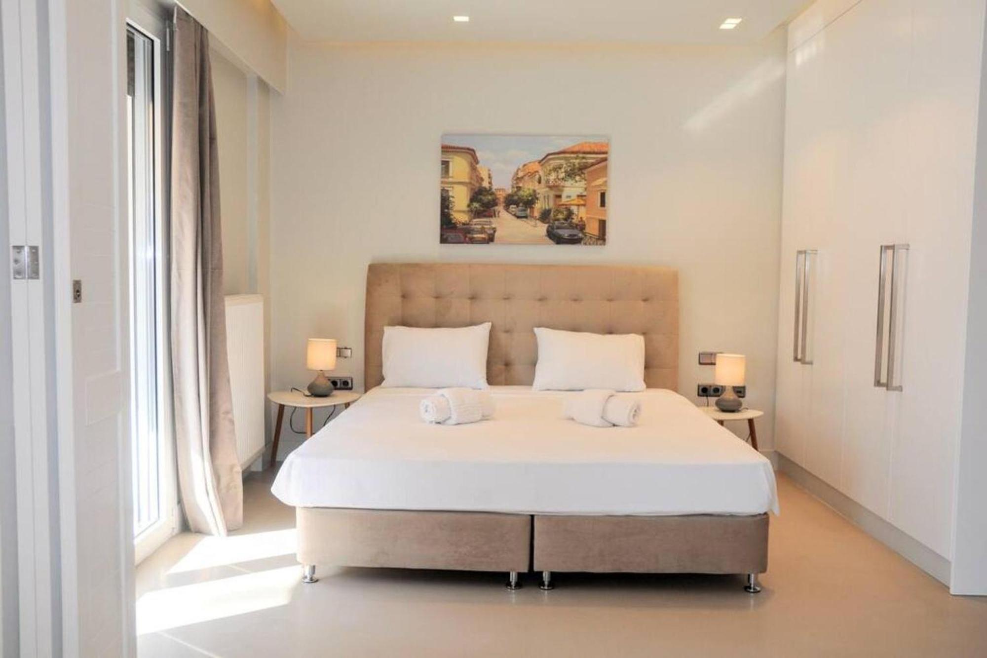 Luxurious Minimal Apartment In Acropolis Athens Exterior photo